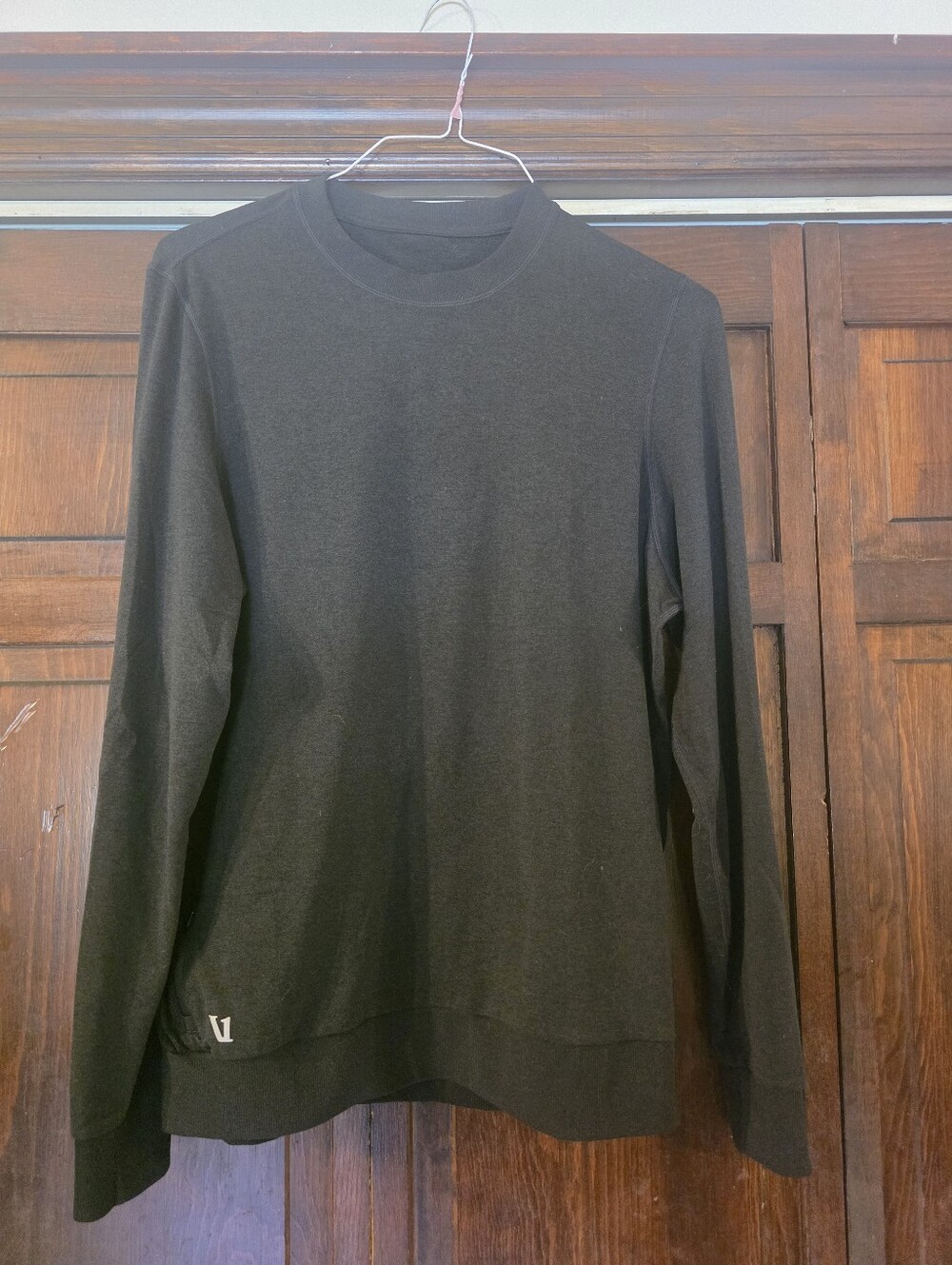 Vuori Ponto Performance Crew Neck Sweatshirt - Men's M (Style V224) - Black